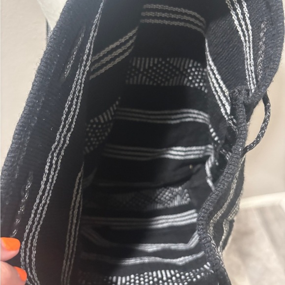 Pinzon Black and White Striped Backpack - Picture 6 of 6